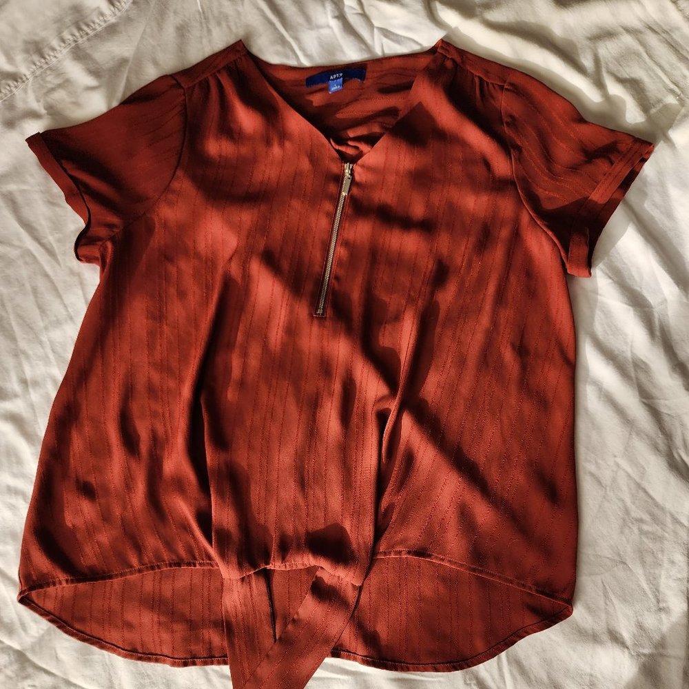 Apt. 9 Blouse with Zippered Front and Front Tie Size Large